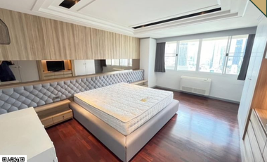 For sale 3 bedrooms condo in Watthana, Bangkok