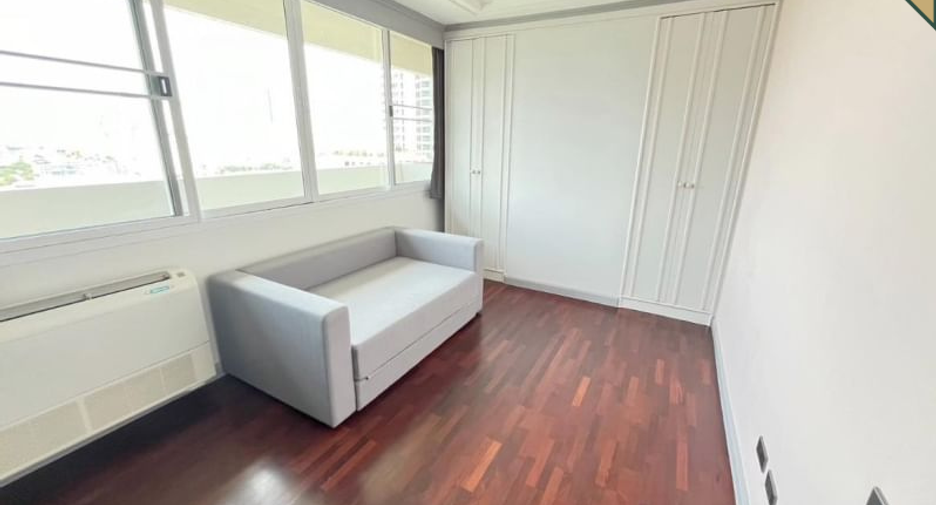 For sale 3 bedrooms condo in Watthana, Bangkok