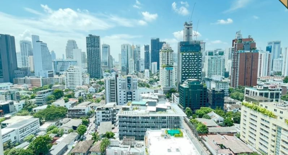 For sale 3 bedrooms condo in Watthana, Bangkok