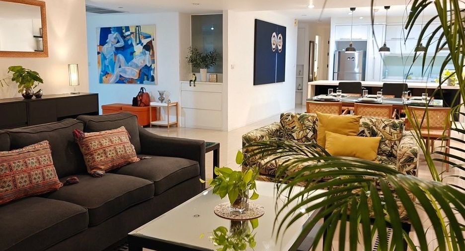For rent 3 bedrooms condo in Watthana, Bangkok
