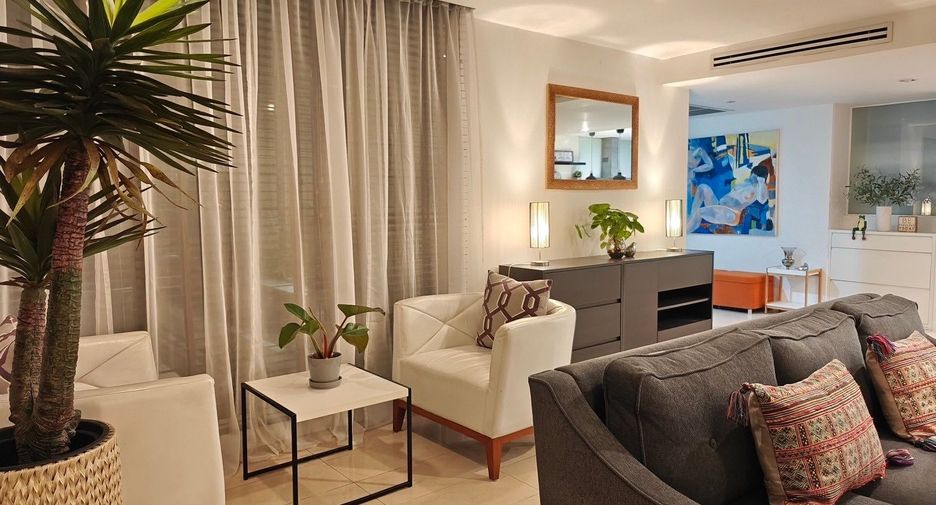 For rent 3 bedrooms condo in Watthana, Bangkok