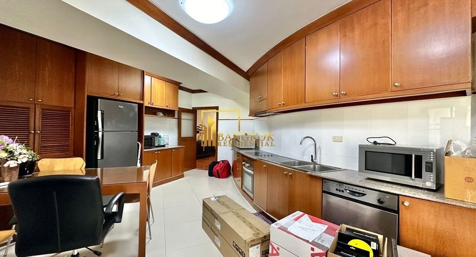 For rent 3 bedrooms apartment in Khlong Toei, Bangkok