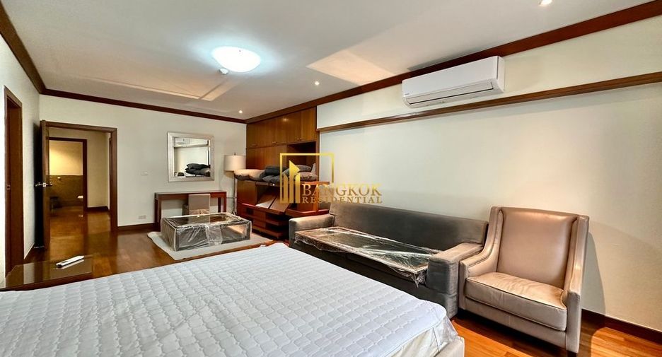 For rent 3 bedrooms apartment in Khlong Toei, Bangkok