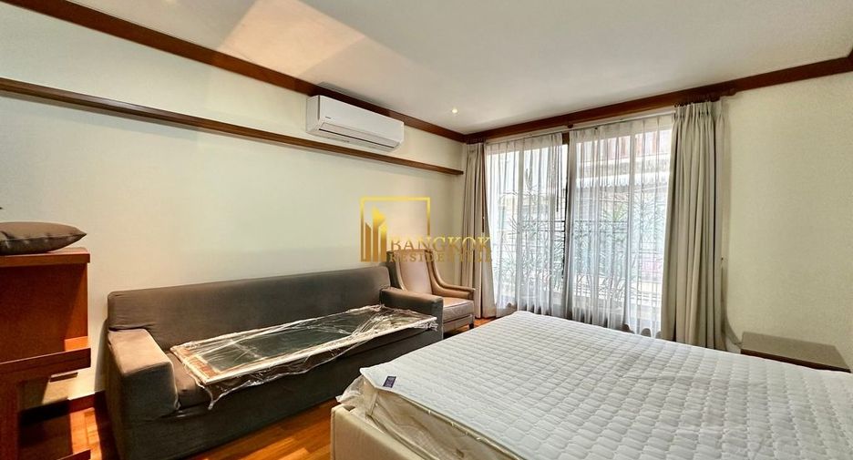 For rent 3 bedrooms apartment in Khlong Toei, Bangkok