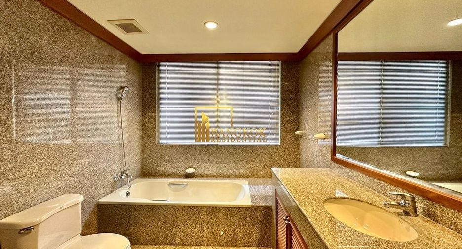 For rent 3 bedrooms apartment in Khlong Toei, Bangkok