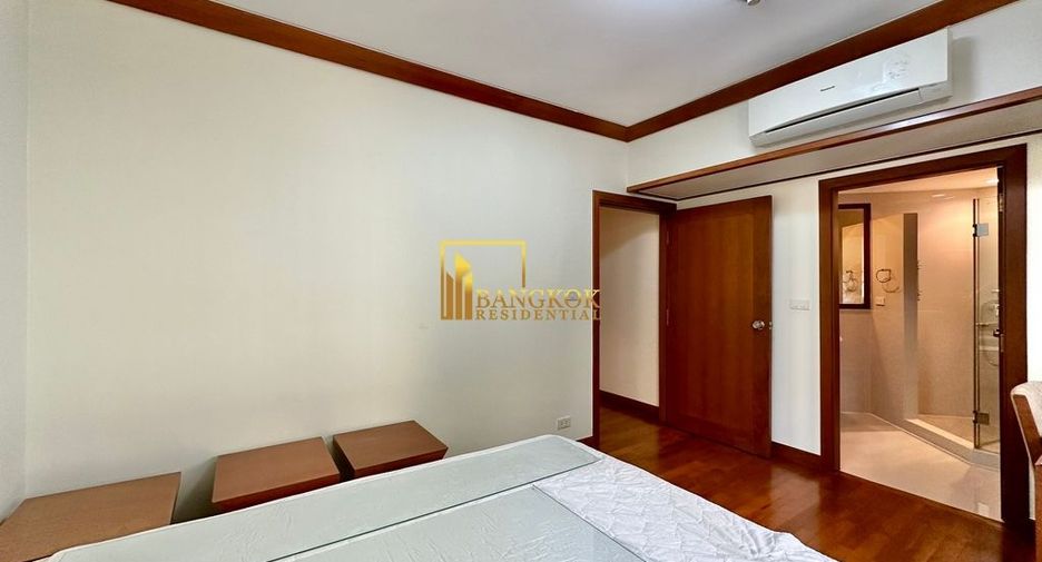 For rent 3 bedrooms apartment in Khlong Toei, Bangkok