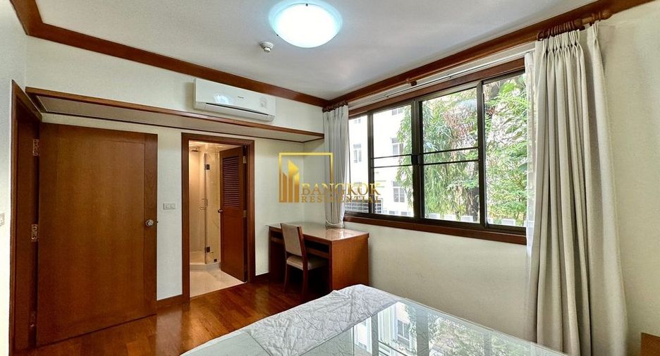 For rent 3 bedrooms apartment in Khlong Toei, Bangkok