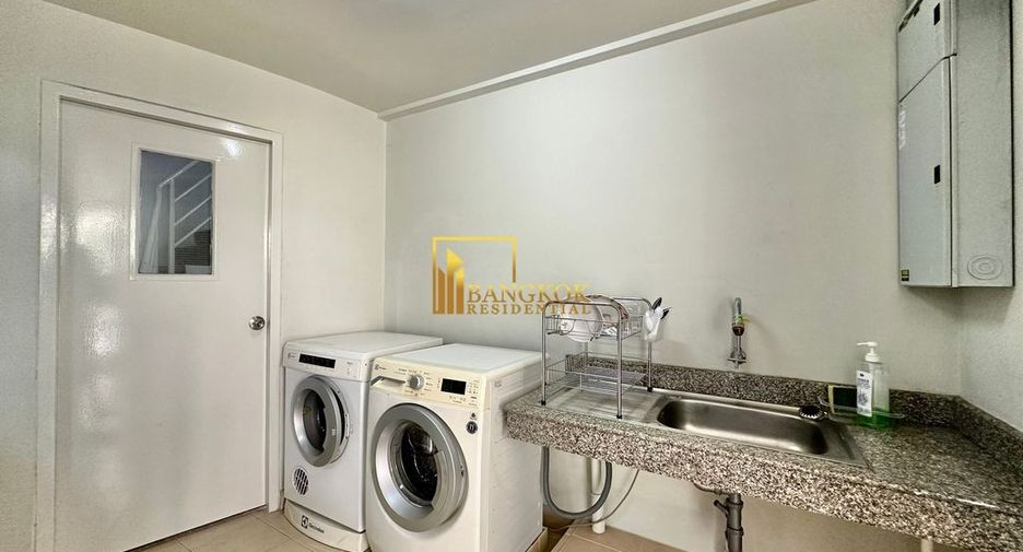 For rent 3 bedrooms apartment in Khlong Toei, Bangkok