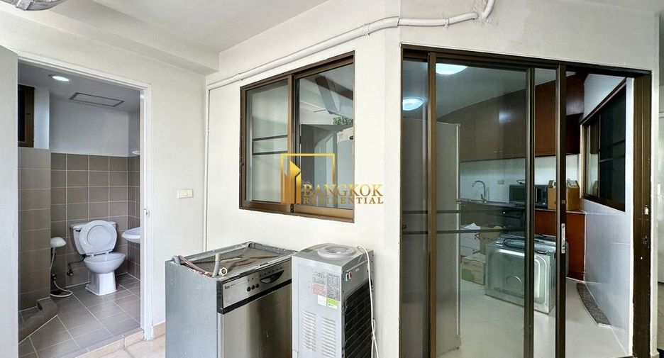 For rent 3 bedrooms apartment in Khlong Toei, Bangkok