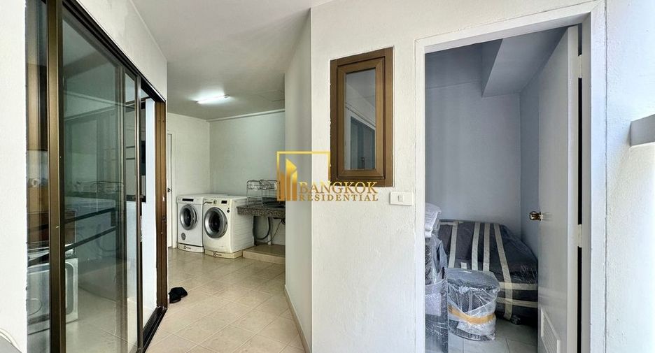 For rent 3 bedrooms apartment in Khlong Toei, Bangkok