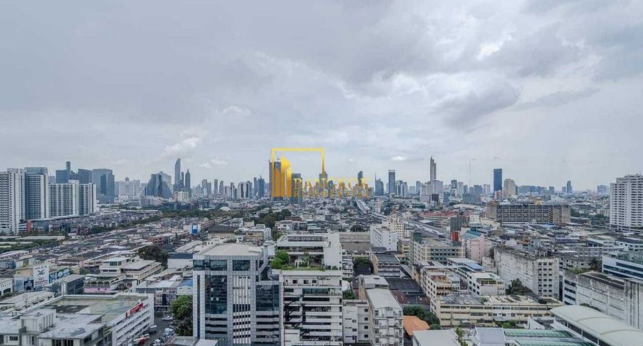 For rent 2 bedrooms condo in Pathum Wan, Bangkok