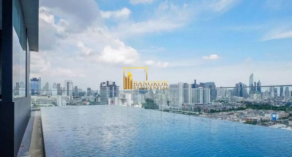 For rent 2 bedrooms condo in Pathum Wan, Bangkok