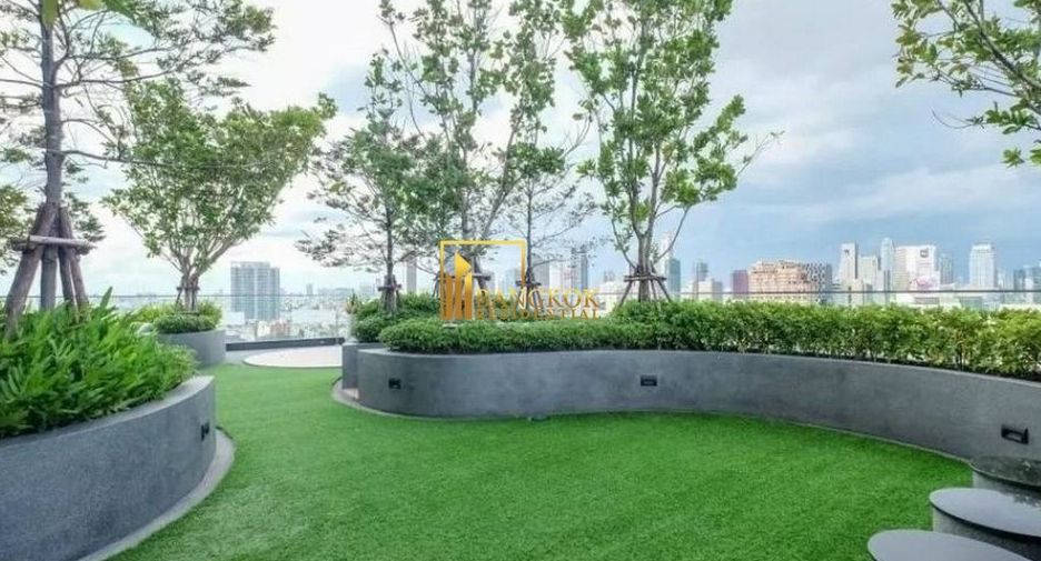 For rent 2 bedrooms condo in Pathum Wan, Bangkok