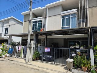 For sale 4 Beds townhouse in Phutthamonthon, Nakhon Pathom