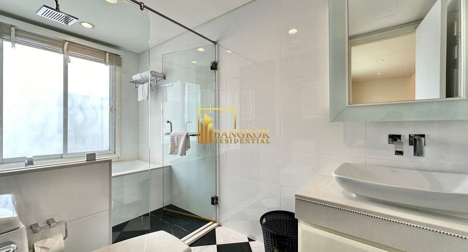 For rent 2 bedrooms apartment in Khlong Toei, Bangkok