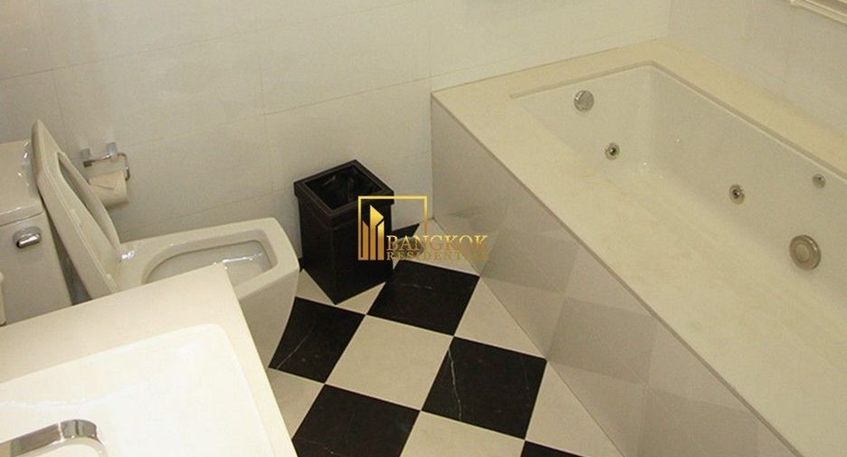 For rent 2 bedrooms apartment in Khlong Toei, Bangkok