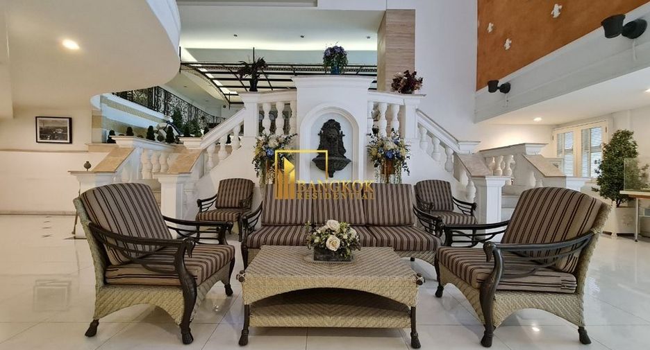 For rent 2 bedrooms apartment in Khlong Toei, Bangkok