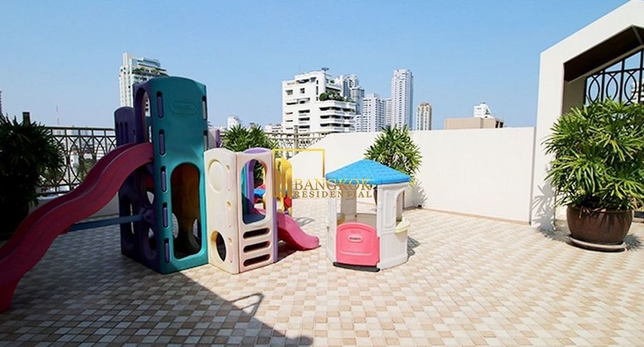 À louer 3 chambres appartement à Khlong Toei, Bangkok