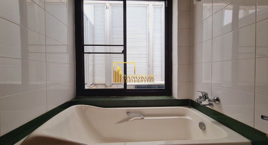For rent 5 bedrooms apartment in Khlong Toei, Bangkok