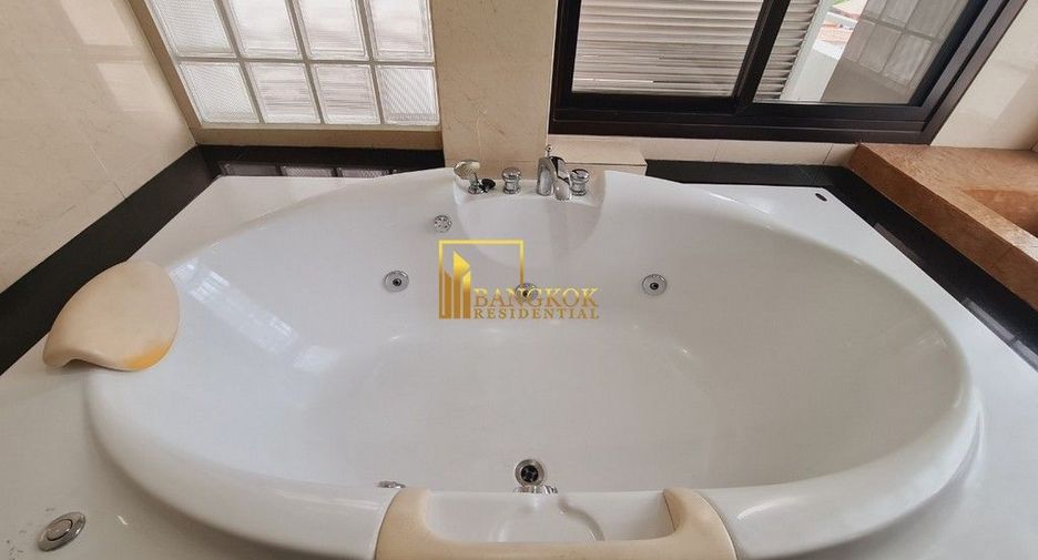 For rent 5 bedrooms apartment in Khlong Toei, Bangkok