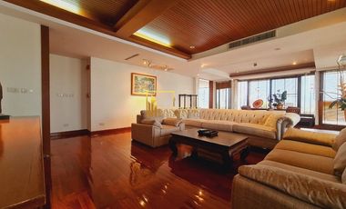 For rent 5 bedrooms apartment in Khlong Toei, Bangkok