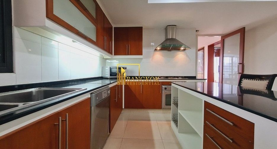 For rent 5 bedrooms apartment in Khlong Toei, Bangkok