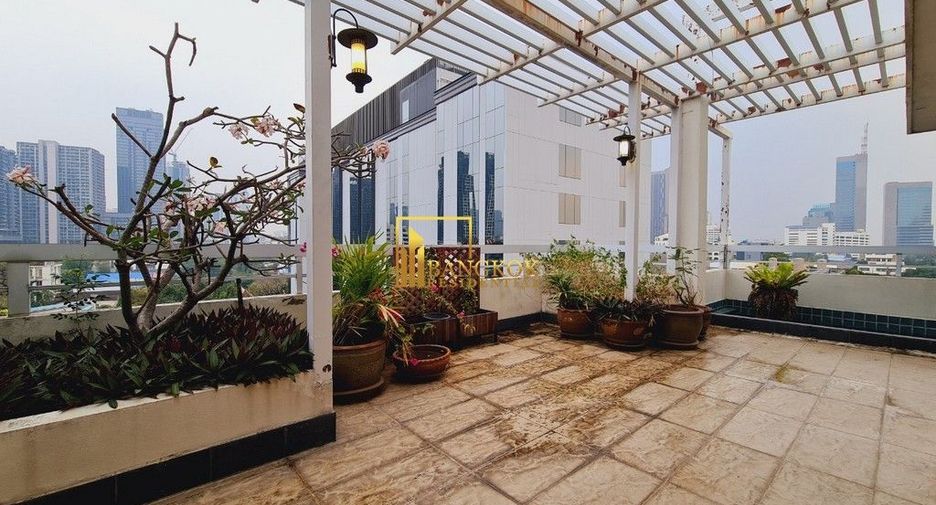 For rent 5 bedrooms apartment in Khlong Toei, Bangkok