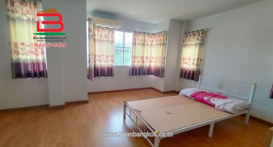 Продажа 3 спальни дом в Сапхан Сунг, Бангкок