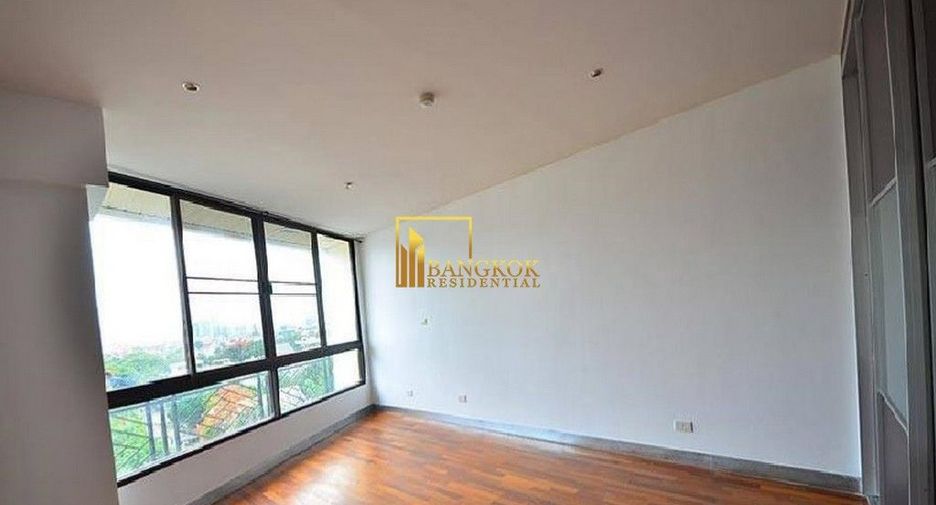 For rent 3 ベッドルーム condo in Watthana, Bangkok