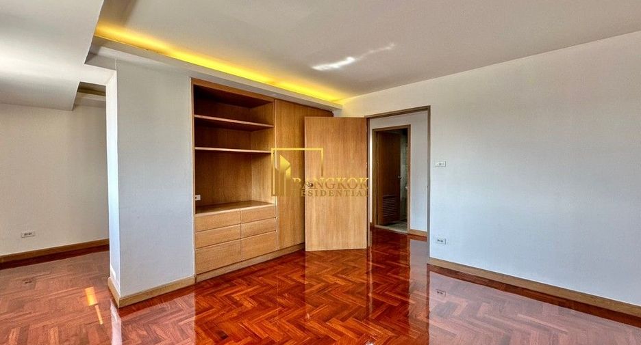 For rent 5 bedrooms apartment in Yan Nawa, Bangkok