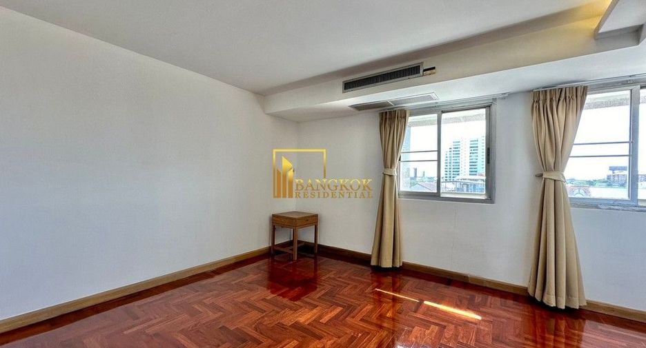 For rent 5 bedrooms apartment in Yan Nawa, Bangkok