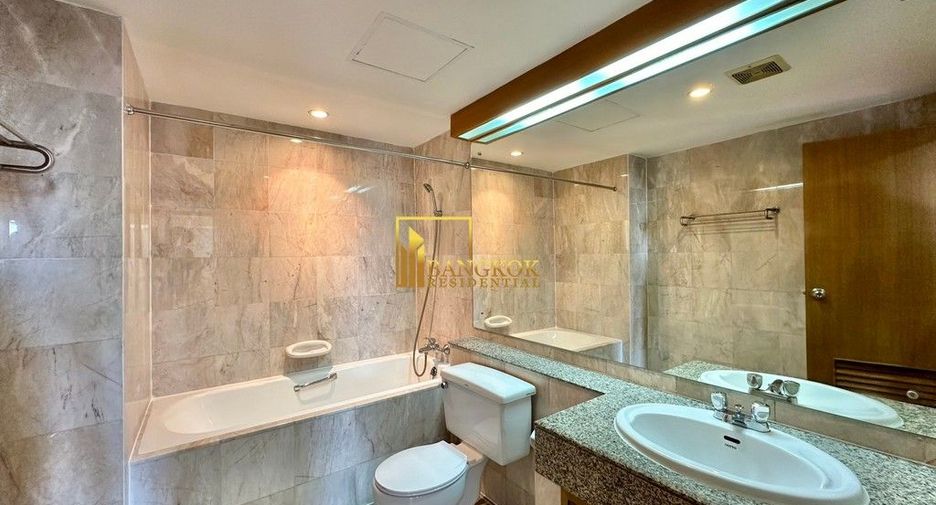 For rent 5 bedrooms apartment in Yan Nawa, Bangkok