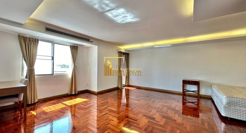 For rent 5 bedrooms apartment in Yan Nawa, Bangkok