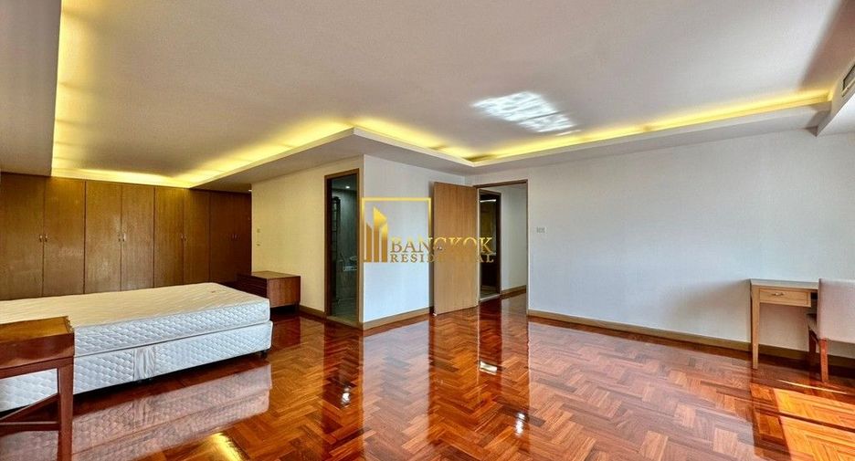 For rent 5 bedrooms apartment in Yan Nawa, Bangkok