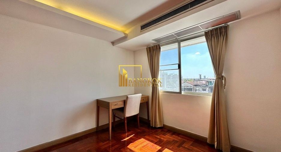 For rent 5 bedrooms apartment in Yan Nawa, Bangkok
