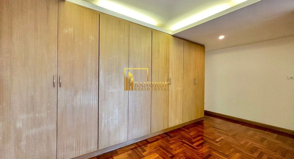 For rent 5 bedrooms apartment in Yan Nawa, Bangkok