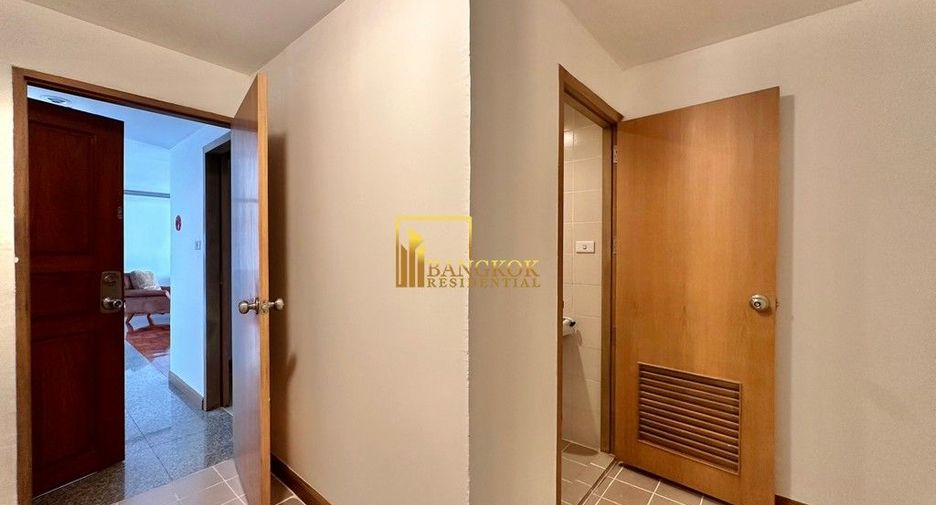 For rent 5 bedrooms apartment in Yan Nawa, Bangkok