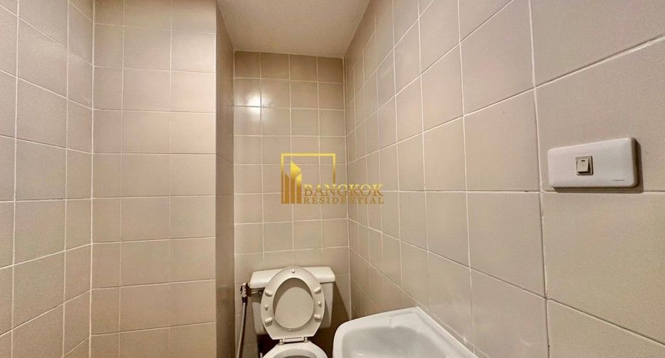For rent 5 bedrooms apartment in Yan Nawa, Bangkok
