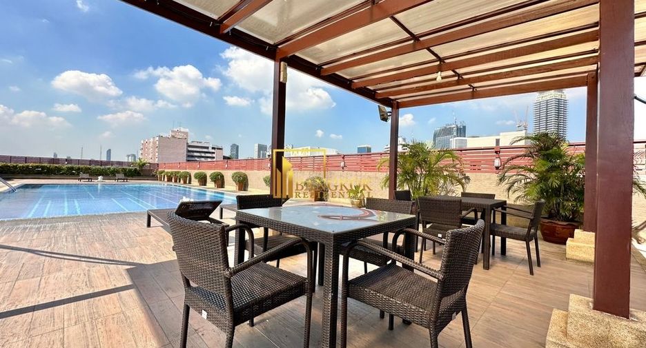 For rent 5 bedrooms apartment in Yan Nawa, Bangkok