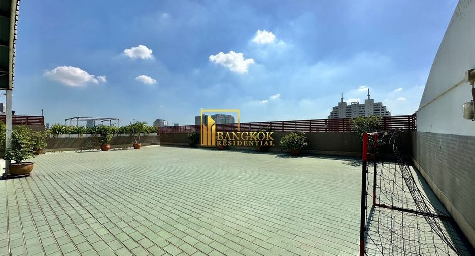 For rent 5 bedrooms apartment in Yan Nawa, Bangkok