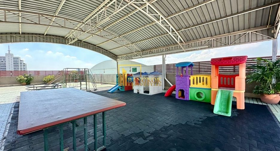 For rent 5 bedrooms apartment in Yan Nawa, Bangkok