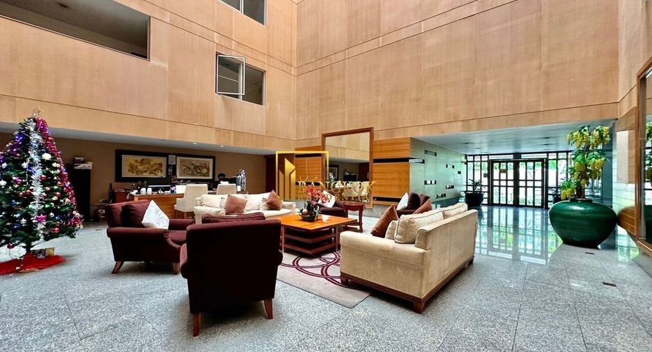 For rent 5 bedrooms apartment in Yan Nawa, Bangkok