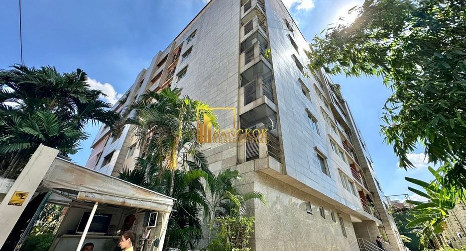 For rent 5 bedrooms apartment in Yan Nawa, Bangkok