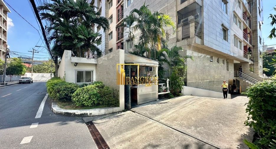 For rent 5 bedrooms apartment in Yan Nawa, Bangkok