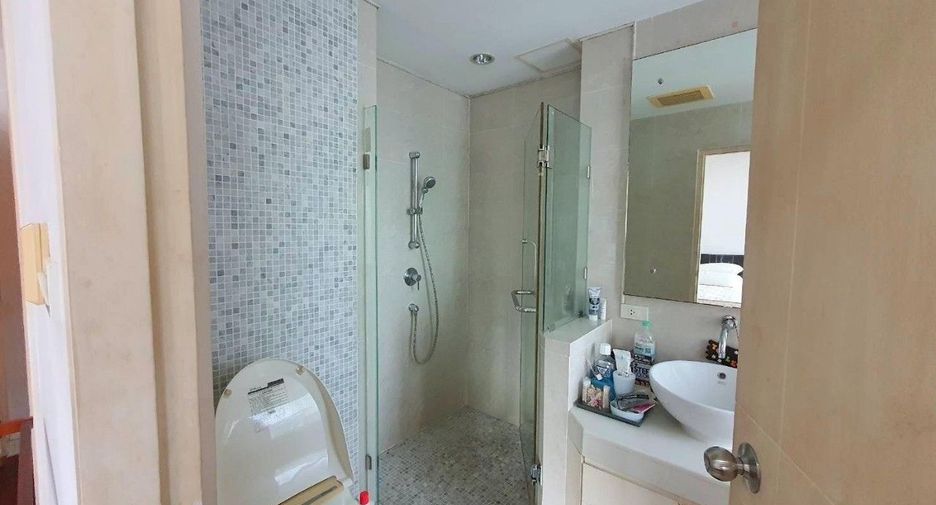 Condo en venta de 2 habitaciones en Khlong Toei, Bangkok