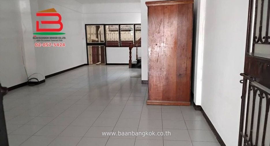 For sale 2 ベッドルーム townhouse in Sai Mai, Bangkok
