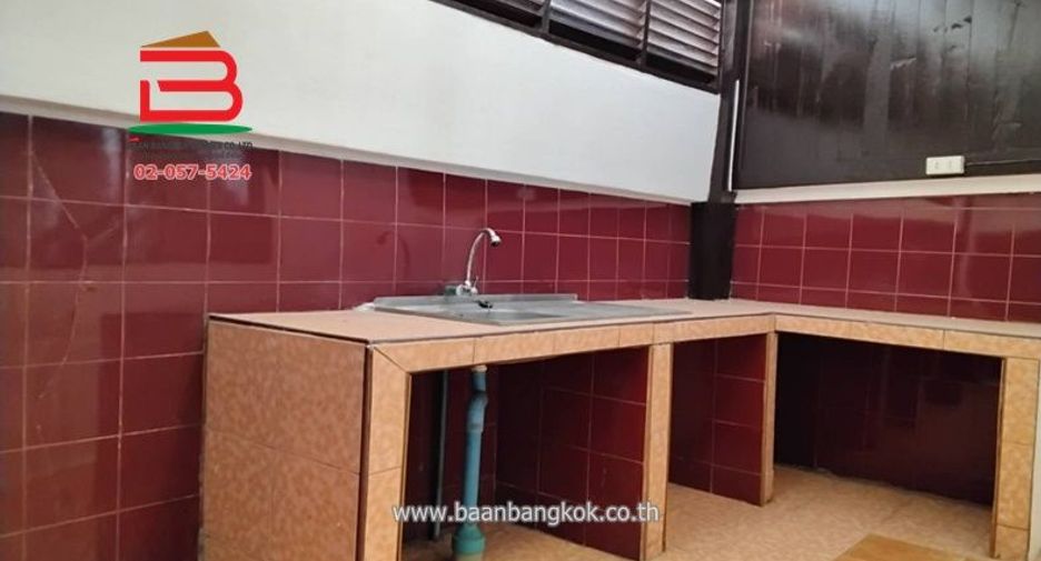 For sale 2 ベッドルーム townhouse in Sai Mai, Bangkok