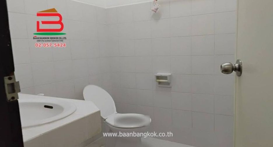 For sale 2 ベッドルーム townhouse in Sai Mai, Bangkok