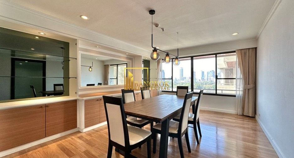 For rent 4 bedrooms apartment in Khlong Toei, Bangkok