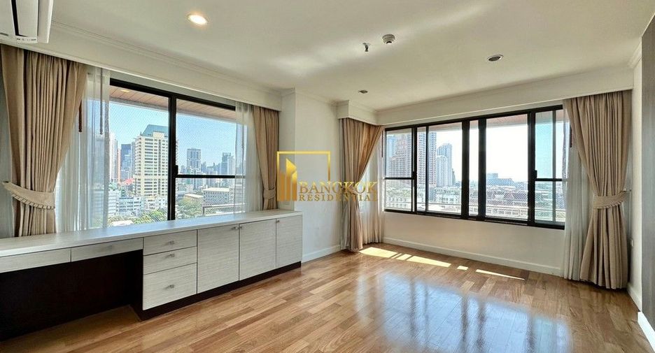 For rent 4 bedrooms apartment in Khlong Toei, Bangkok